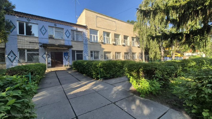 Продається 2-поверхова комерційна будівля — 906 м²,фасад (ціна з ПДВ ) - фото 1