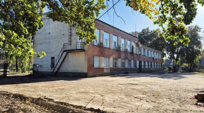 Продається 2-поверхова комерційна будівля — 906 м²,фасад (ціна з ПДВ ) - фото 1