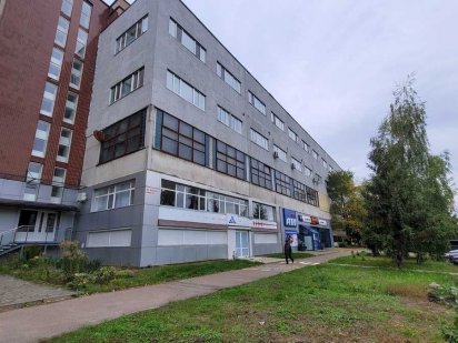 Оренда офісів в торгово-адміністративній будівлі Черкаси