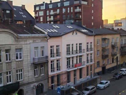 Оренда комерційної будівлі біля ТЦ "Форум", вул. Цехова,7 Львів