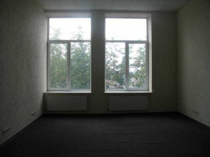 Господар здає невеликий офіс у бізнес-центрі біля Кінного риннку Харків