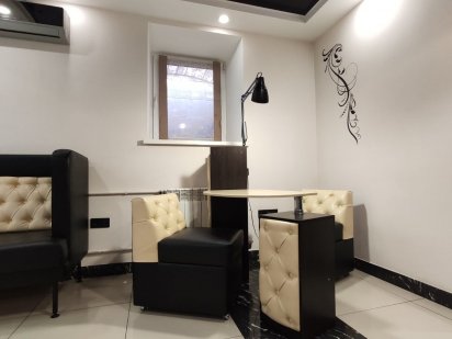 Рабочее место  мастеру маникюра .1600 грн / мес.