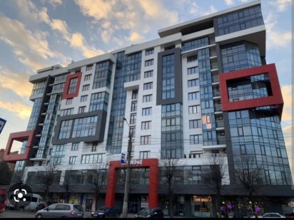 Продається комерційне приміщення в ТЦ "КУБ" Черновцы