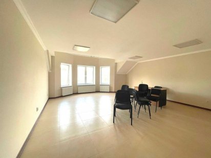 ОРЕНДА офісу по вул. Банковій, 1а (колишня вул. Потапова). Луцк