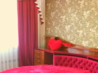 Сдам посуточно 1-но комнатную квартиру на Левом берегу, район Варуса . Каменское