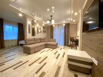 ApartPoltavaЗатишна студія Корпусний парк,КУТОВА ванна, ПОДОБОВО Полтава