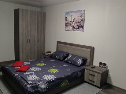 Почасово  сдам в аренду квартиру - студия ,левый берег Днепр