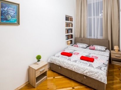 3кім Площа Ринок, Вул.Валова, подобово Львів