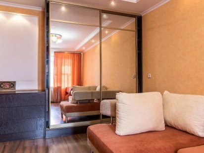 Своя. Центр ,Кёльнский бул. СВЕТ есть ВСЕГДА. Квартиры посутчно Дніпро