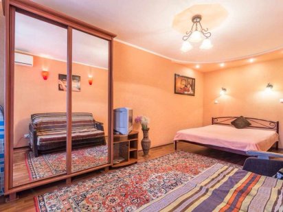 Посуточно, почасово євро квартира низ пр. Кирова 43 (А.Поля)-Центр! Днепр