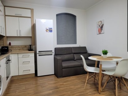 Подобово Львів , центр, пл. Я.Осмомисла, поруч пл. Ринок. Оперний. Львів