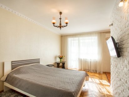 Посуточно почасово красивая квартира район Центр.рынка.Отчетные доки Миколаїв