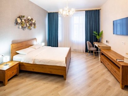 2-х кім. квартира на пл. Ринок Львів