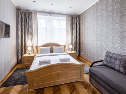 Подобово 2-к. вид на Оперний театр Львов