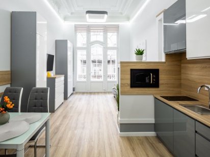 Вул. Дорошенка! 2кім, Паркінг!Оперний театр.Подобово! Львів