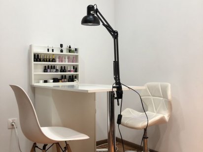 Місце для майстра манікюру Ужгород