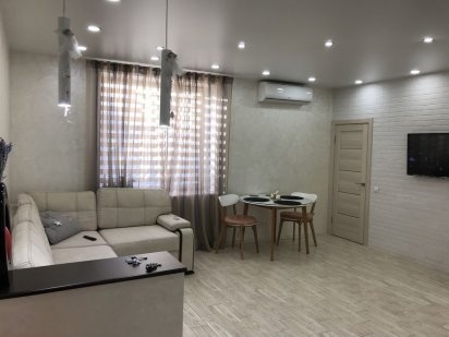 Своя евро-студия, метро Пушкинская, военный госпиталь Харьков