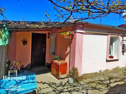 Продам часть дома в Центре.Все коммуникации.Косметический ремонт.