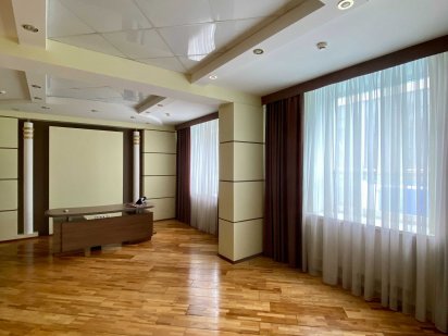 Здам в оренду комплекс із 5 кабіненів+2 сан.вузла Суми