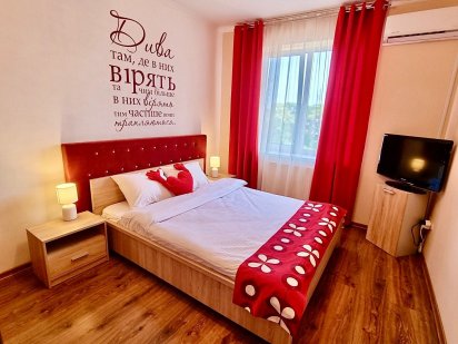 Дизайнерська квартира подобово (суточно) в центрі Мукачева Мукачево