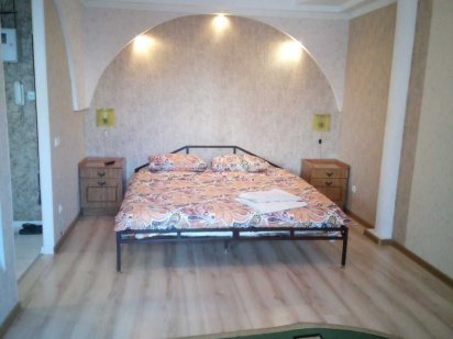 Посуточно, почасово квартира район Космос, Малый