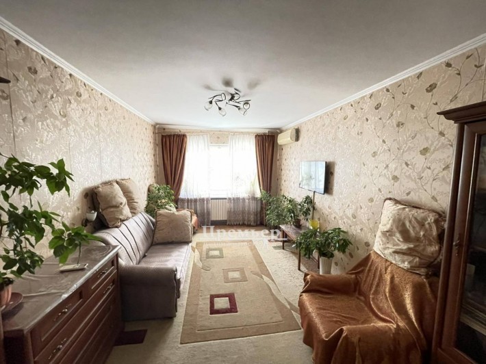 Продам 3-кімнатну квартиру з сучасним ремонтом на Вузовському - фото 1