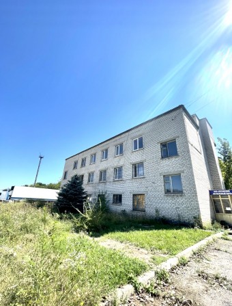 ПРОДАМ рем базу фур в городе - фото 1