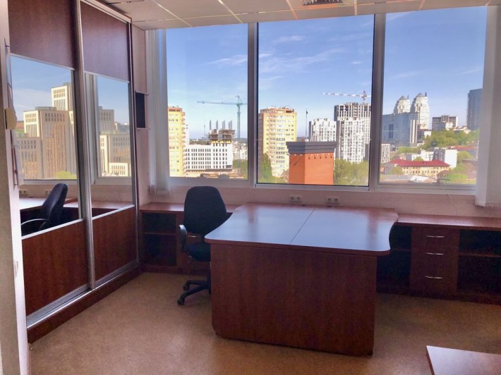 Сдам офис 128 м2 в центре в БЦ «Призма» ул.Глинки панорам. окна - фото 1