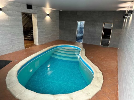 Дом посуточно 360м, капрем, бассейн, 2сауны, бильярд, беседка, ландшафт