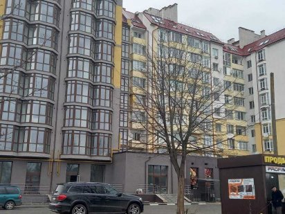 Фасадне приміщення з ремонтом в центрі міста Калуш, 65,3м2 Калуш