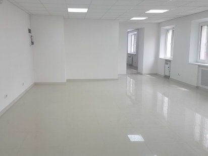 Продаётся или Сдается в аренду салон, магазин, офис. Марганец