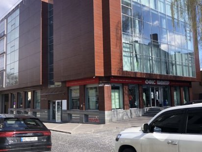 Оренда торгових та офісних приміщень, центр, Луцьк, вул. Кривий Вал 31 Луцк