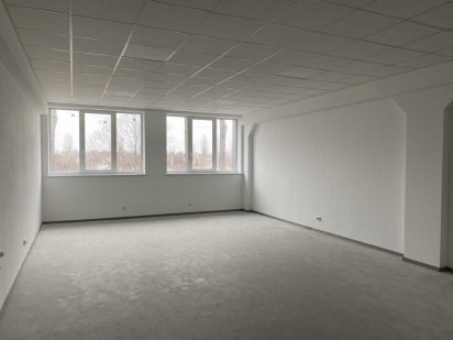 Комерційні  приміщення- 18м2; 25м2; 50м2,100м2