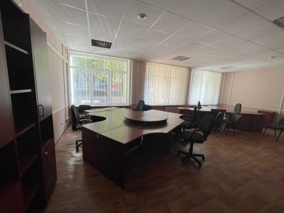 здам 2 кабінети площею 80м2 Суми