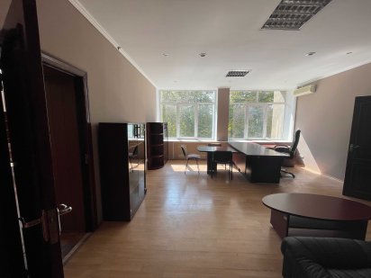 сдам офіс 120м2  в бізнес-центрі Суми