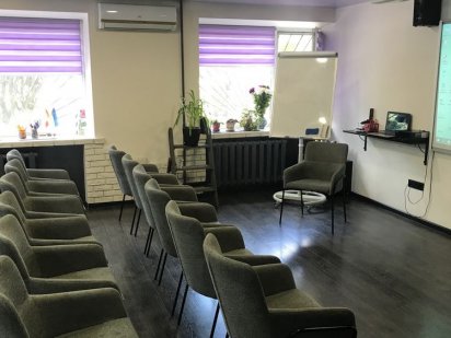 Оренда зали та кімнати психолога. Світло є.