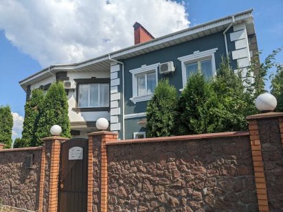 Подобова оренда VIP-будинку у Київі. Велика зала. Басейн, чан, хамам. Киев