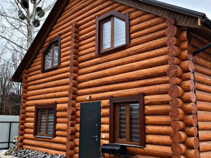 Будинок зі срубу, великий басейн, альтанка, баня , центр