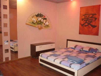 Сдам 1 комн. квартиру в центре посуточно , почасово. Документы