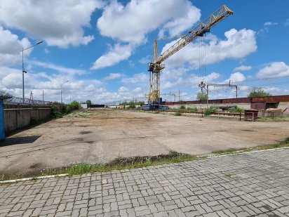 Здається площадка 3000 м2 зі складом в с. Партизанське Днепр