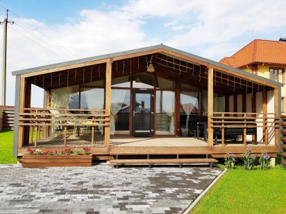 Подобова Оренда Будинка з басейном у Луцьку Луцьк