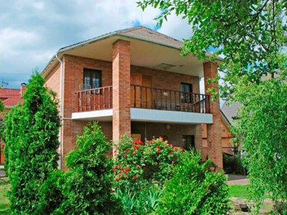 Аренда дома посуточно Русановские сады возле метро  . Киев