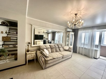 Сдам посуточно 3-КОМН низ пр. А. Поля ТЦ Мириада Днепр