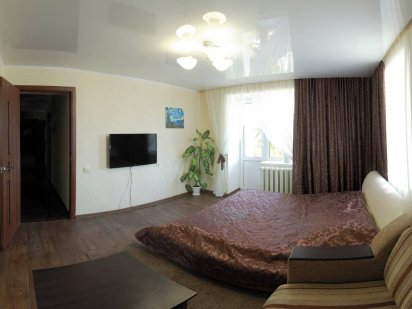 Подобова квартира на Соборній з окремими  спальнями Миколаїв