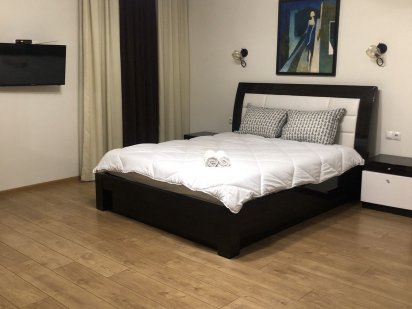 Квартира з двориком в центрі міста вул.Осмомисла 9 Львів