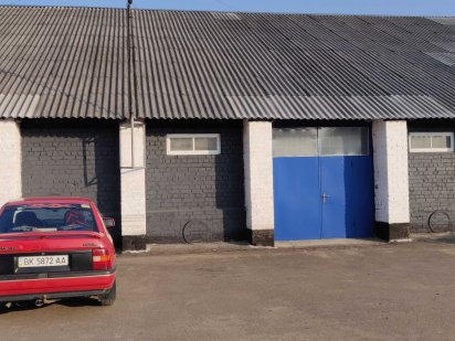 Оренда місця під парковку авто в складі 25 м кв. Сарны