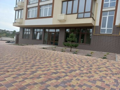 Комерційне приміщення вільного призначення біля базару Умань