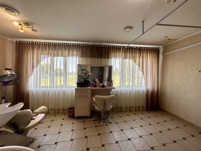 Оренда робочого місця перукаря при готельному комплексі «Премʼєр» Шостка