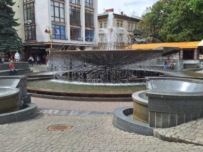 Оренда комерційного приміщення в біля фонтану Івано-Франківськ