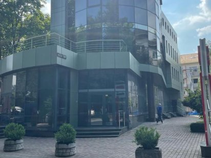 Окремий офіс, 700м2/900м, з ремонтом, центр, Івано-Франківськ